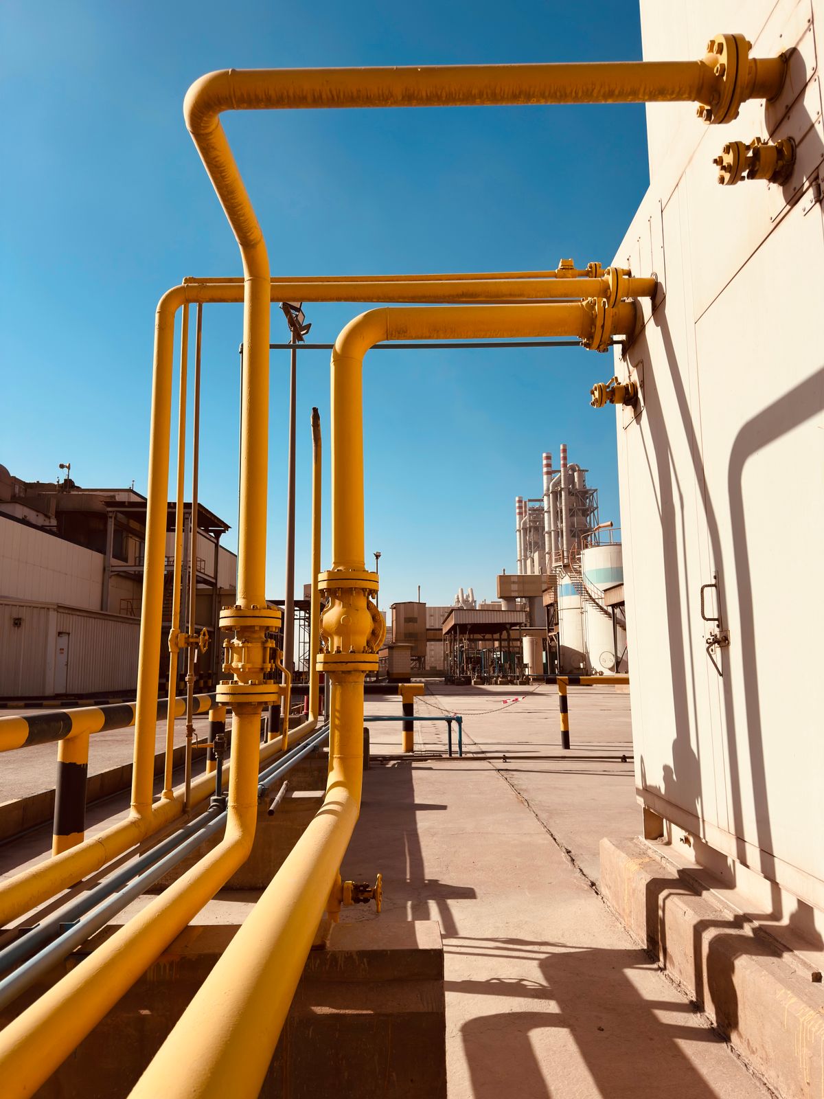Ductos de gas natural en instalación industrial; Oxy Services SAPI de CV plantea tratar el almacenamiento estratégico como infraestructura de seguridad nacional